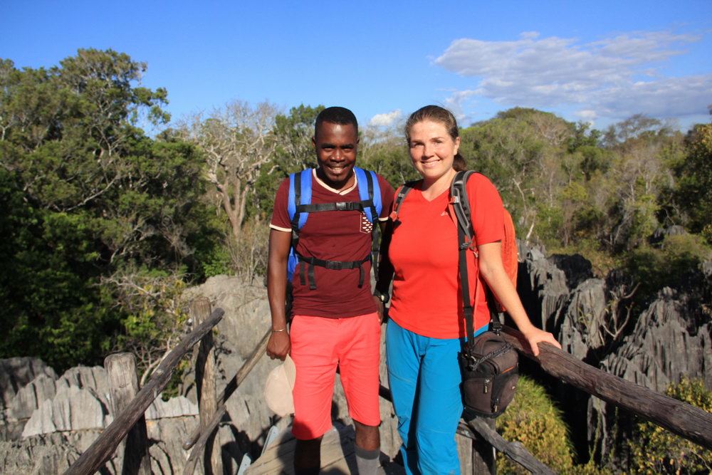 гид Гилберт, национальный парк Цинги де Бемараха, каменный лес, Мадагаскар