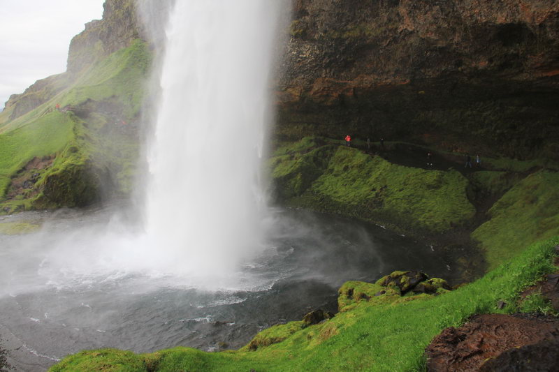 водопад Сельяландсфосс (исл. Seljalandsfoss), Исландия