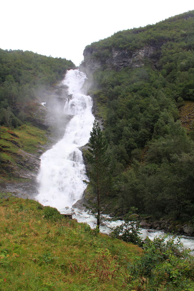 Водопад Авдальсфоссен Avdalsfossen, Йотунхейм, Норвегия