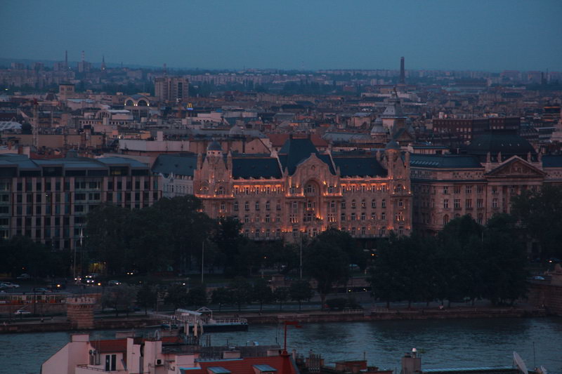 Вид на вечерний Будапешт