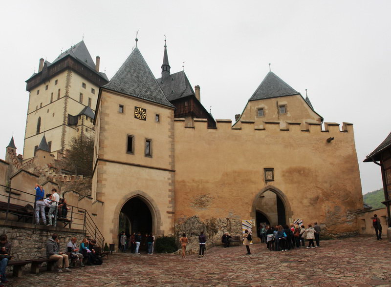 Внутренний двор замка Карлштейн