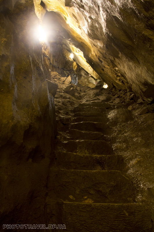 В пещере Мрозна