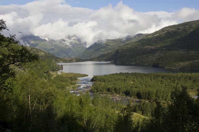 Вид на второе озеро похожее на фьорд